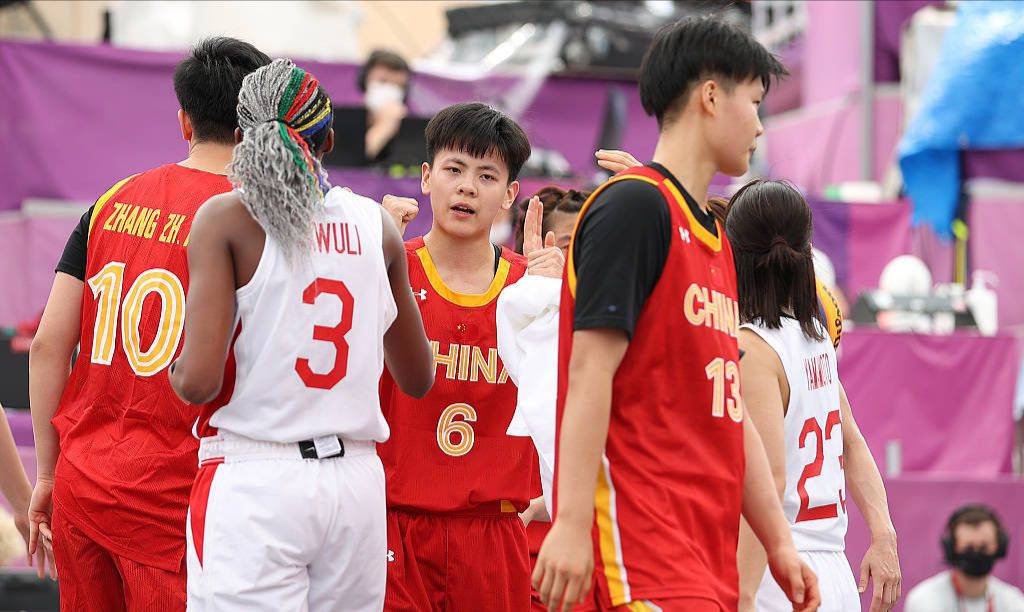 广厦半场53-44领先北京，胡金秋21分翟晓川9分（半场战罢，广厦53-44领先北京：胡金秋21分、翟晓川9分）