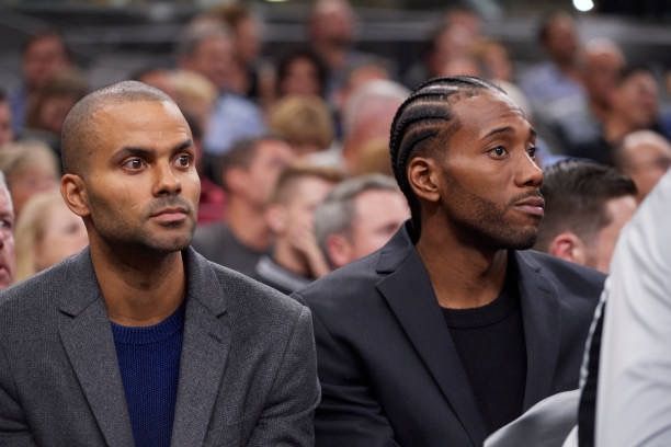 在上海旅游的奇塔迪尼重返海港俱乐部，拜访昔日教练和队友（奇塔迪尼上海行：重返海港俱乐部探望旧帅旧友）