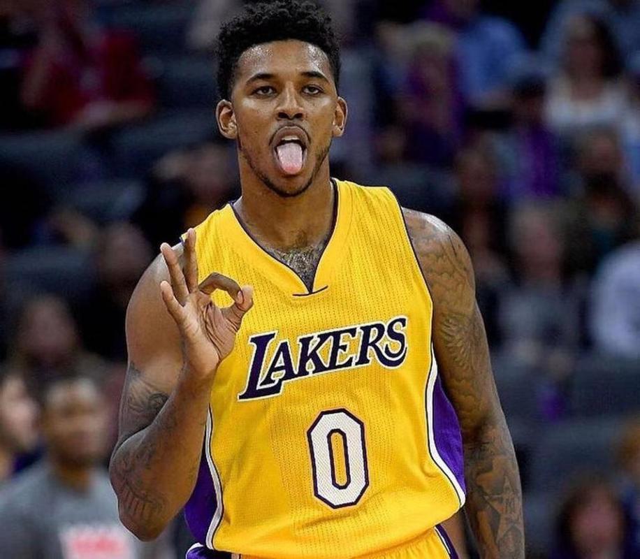 NBA杯半决赛看点：文班复出欲终结雷霆连胜，班凯罗PK布伦森（NBA杯半决赛前瞻：文班复出冲击雷霆连胜，班凯罗对决布伦森）