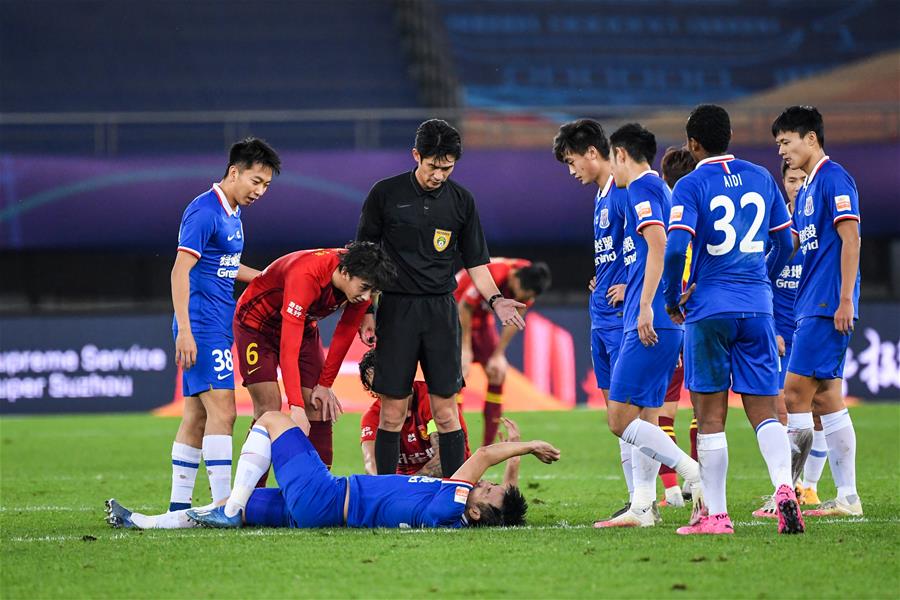 郑钦文回应黑评：我三观比较正，别人挑刺是因为一些比较自信言论（郑钦文回应质疑：自认三观正，自信发言遭挑刺）