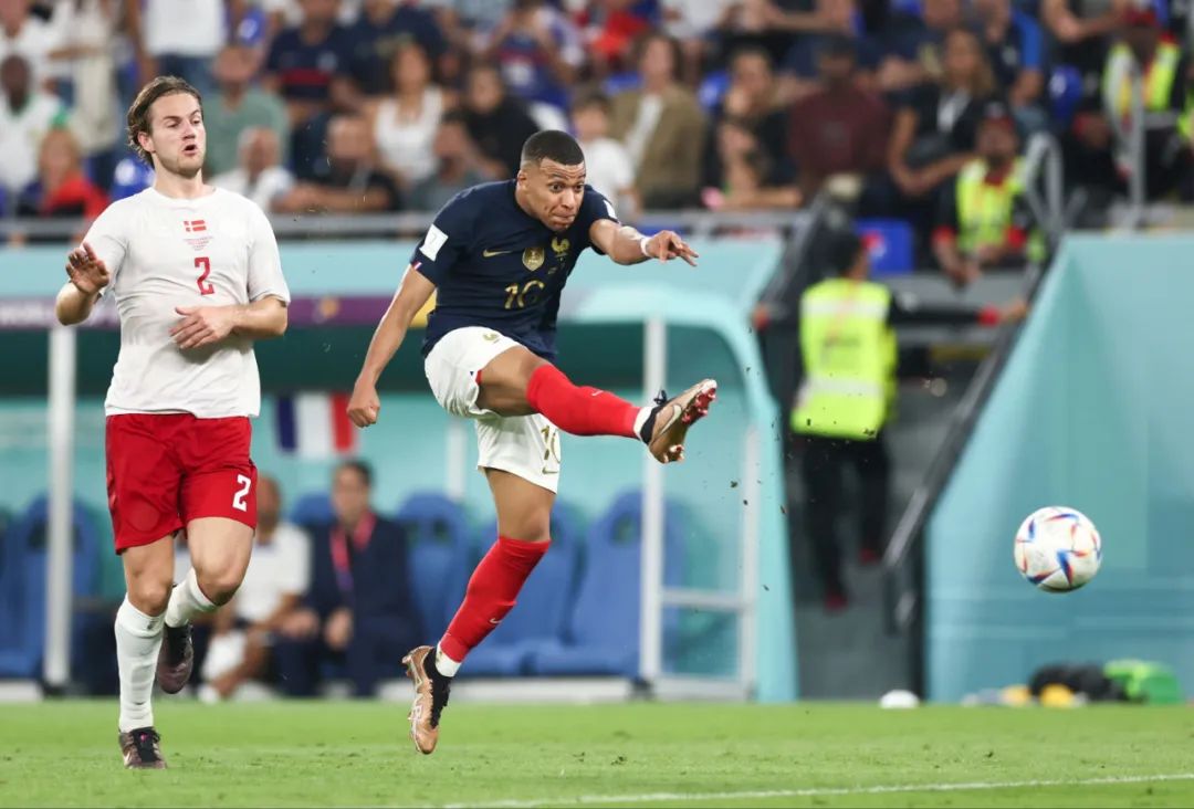 2011年至今欧冠门将失误丢球榜：诺伊尔10次居首，奥纳纳在列（自2011年以来欧冠门将失误致丢球榜：诺伊尔以10次领跑，奥纳纳上榜）