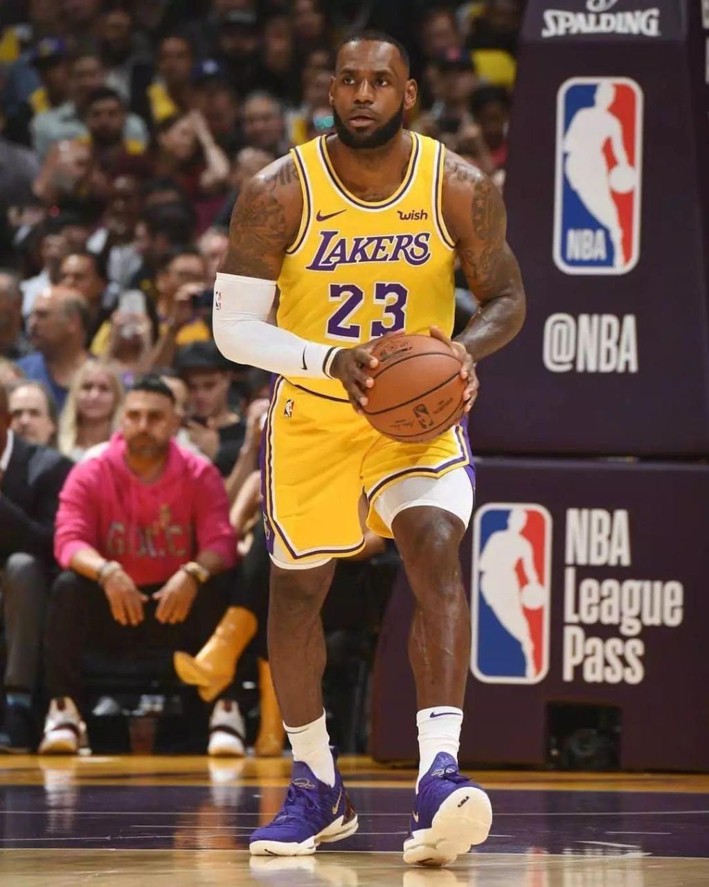 赫拉德-莫雷诺：曾考虑过挂靴，还好我的妻子一直支持我（赫拉德-莫雷诺：一度想退役，幸得妻子始终支持）