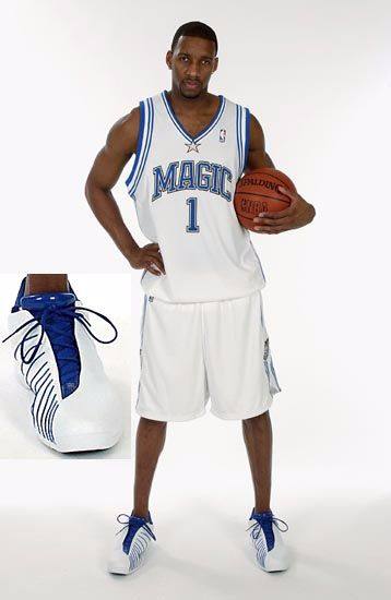 记者：穆斯卡特并不是被“气”走了，他是抽空去上了个厕所（记者澄清：穆斯卡特并非被气走，只是中途去上厕所）