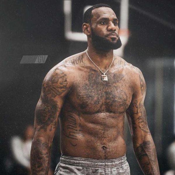 北京市足协贺信：国安用金灿灿的奖杯回应了首都广大球迷的期待（北京足协发贺信：国安以金杯兑现首都球迷的期盼）