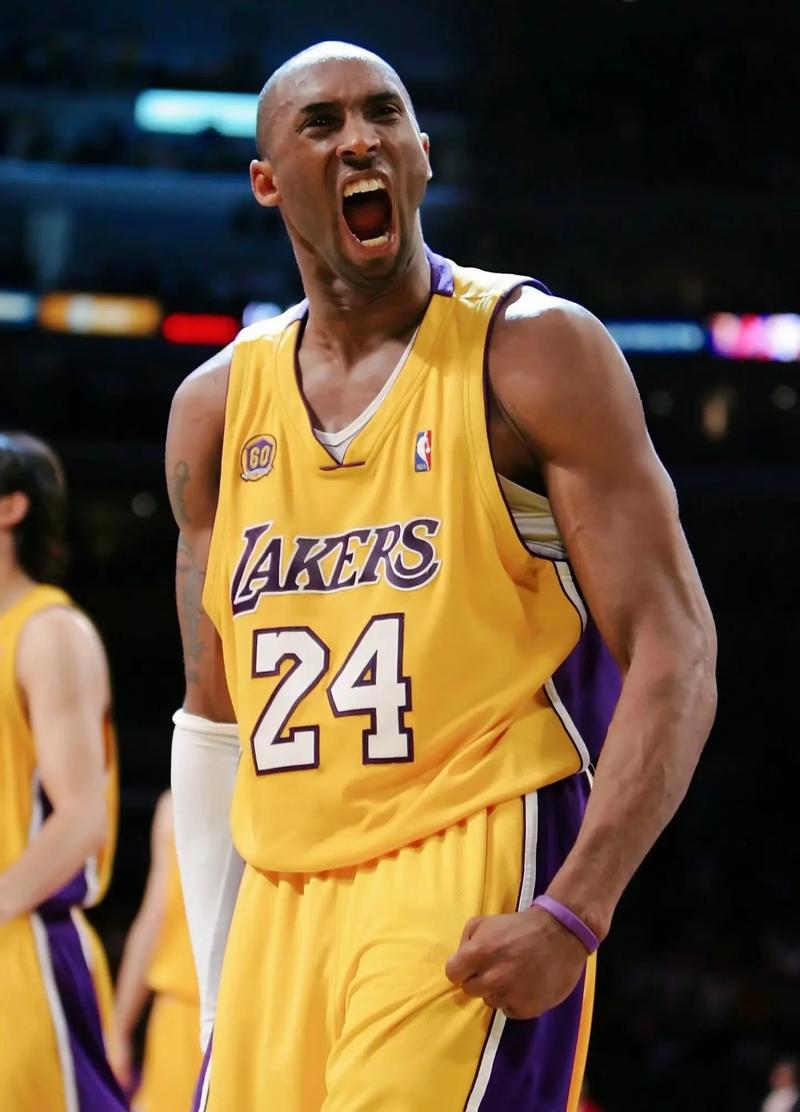 快船上次单月输13场是10年3月，那年他们最终只有29胜53负（快船上次单月吞13败已是2010年3月，那季最终仅29胜53负）