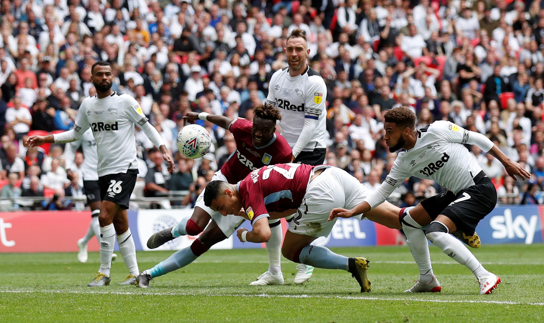 卡拉格”内涵“萨拉赫训练照：从未像今晚这样渴望利物浦赢球（卡拉格调侃萨拉赫训练照：从未像今晚这样盼望利物浦获胜）